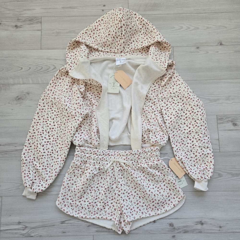 Blogilates | Marshmallow Full Zip Hooded Jacket + Dolphin Shorts Sweater Set - Picture 4 of 12